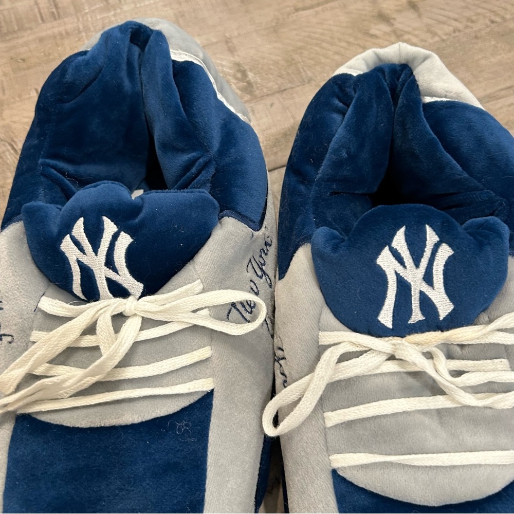 MLB New York Yankees Plush Slippers Forever Collectables House Shoe Style XL